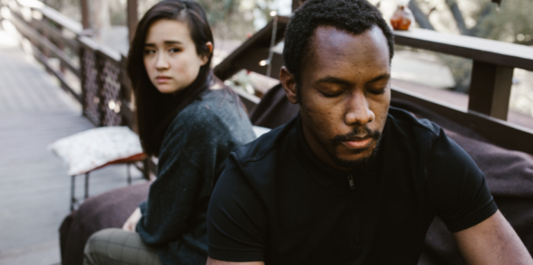 Vivre séparé sans divorcer : quels impacts juridiques pour les époux ?